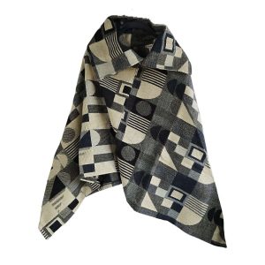 poncho de alpaca ecuatoriano