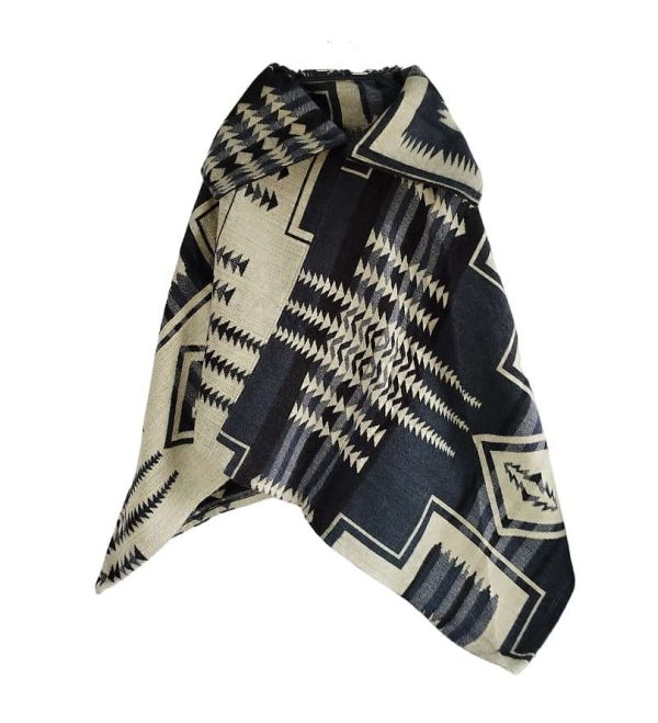 poncho de alpaca ecuatoriano