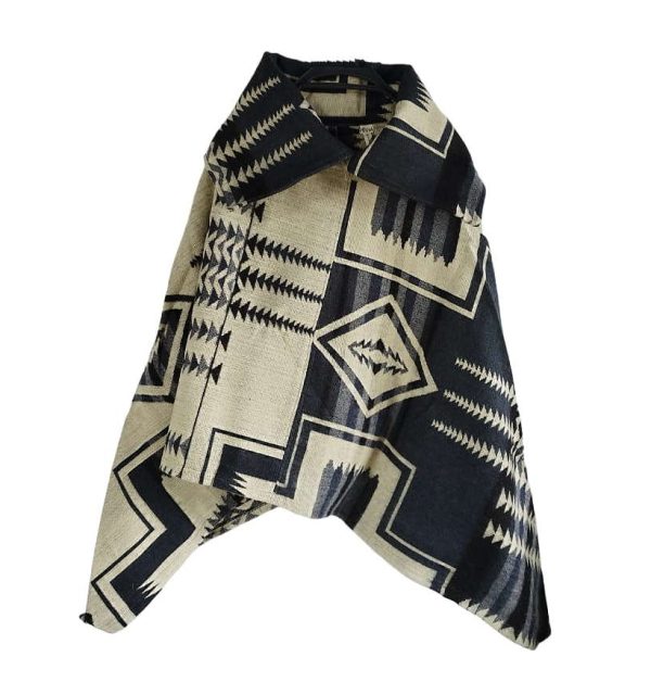 poncho de alpaca ecuatoriano